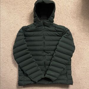 Lululemon Men's Dark Green Navigation Down Hoodie